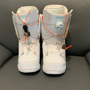 Women’s ThirtyTwo Snowboard Boots White Size 8